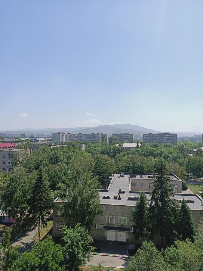 Apartnew In City Centr Ust-Kamenogorsk Luaran gambar